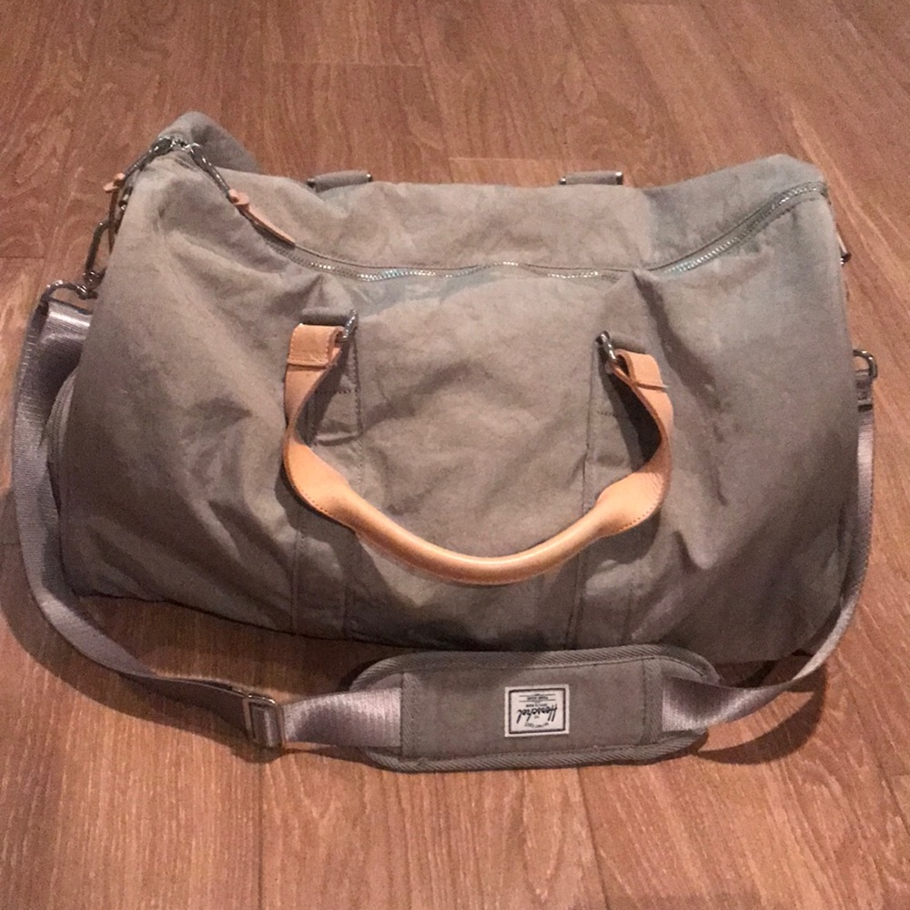 Hershel Duffle Bag - Picture 2 of 3